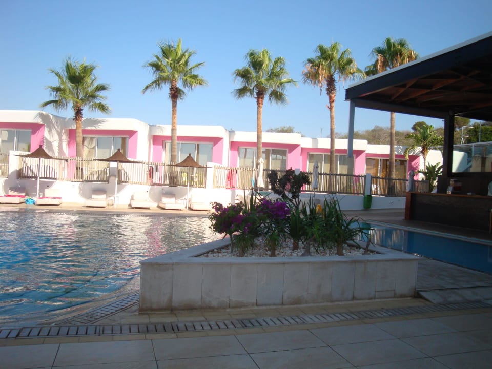 Poolanlage Bar Napa Mermaid Hotel & Suites