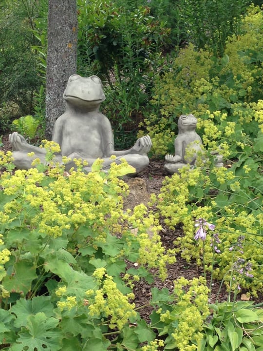 Eine von vielen Figuren die den Garten säumen Spirit & SPA Hotel Birkenhof am Elfenhain