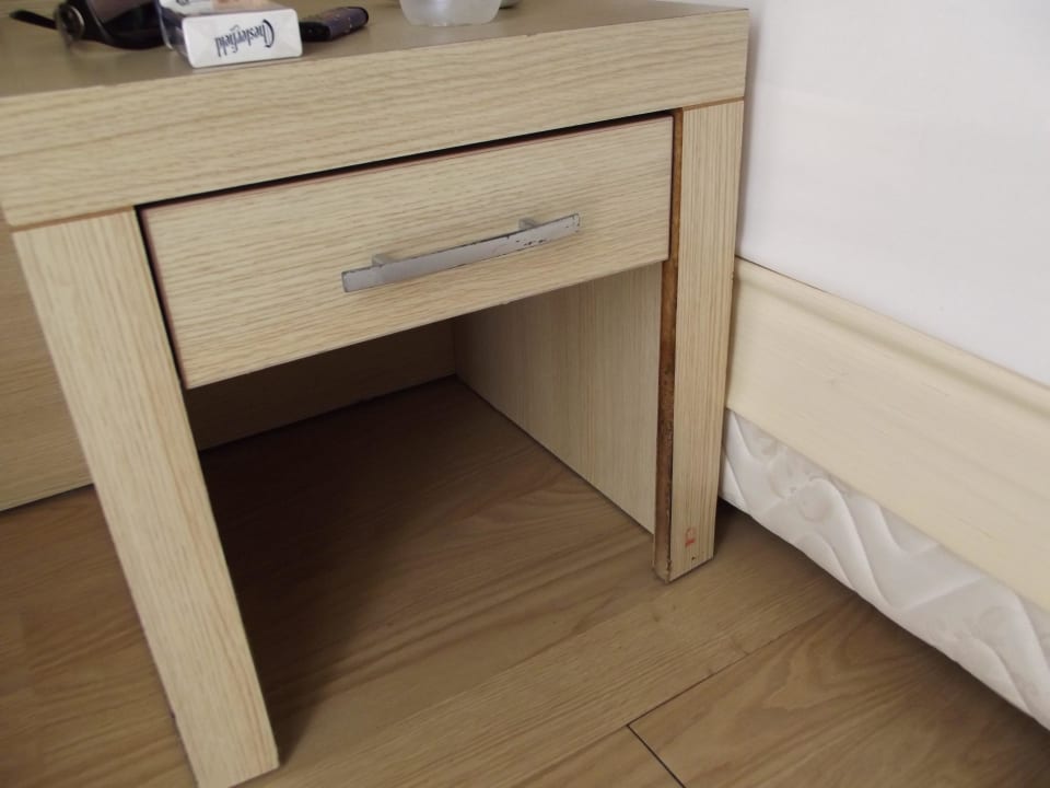 Möbel wie vom Sperrmüll ..... Hane Family Resort