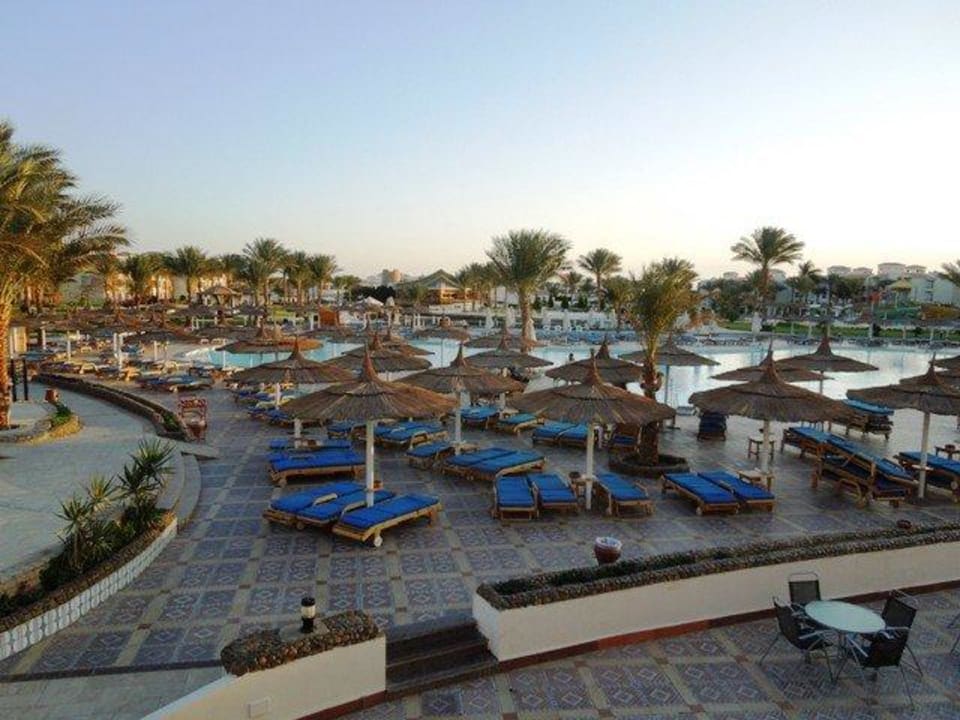 Poolanlage / Pool leider noch zu kalt Pickalbatros Dana Beach Resort - Hurghada