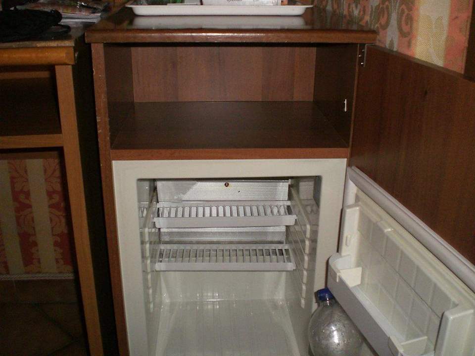 Leere Minibar, defekter Kühlschrank Hotel Quisisana