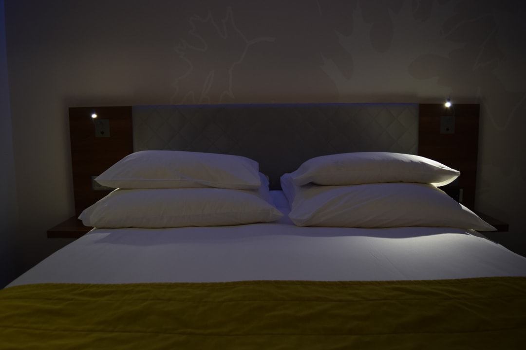 Doppelbett... Hotel Puro