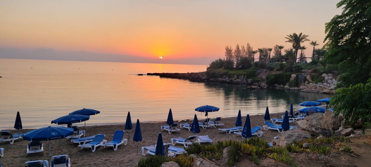 Strand Crystal Springs Beach Hotel