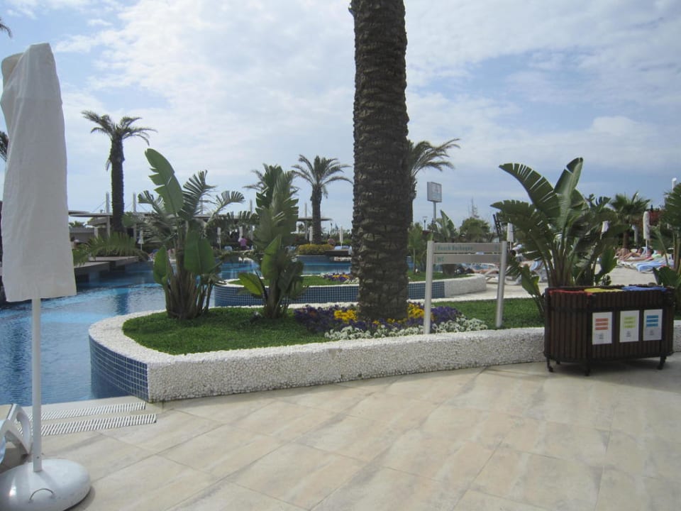 Schön angelegte Poollandschaft Sunis Evren Beach Resort Hotel & Spa