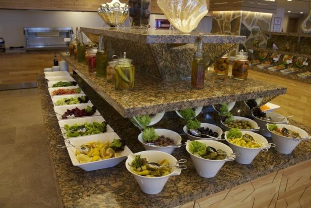 Salate, Oliven, Paprika, rote Bete, und vieles mehr TUI BLUE Seno - Adults Only