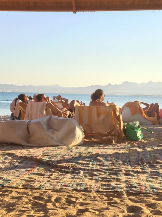 Am Strand den Sonnenuntergang genießen  ROBINSON SOMA BAY