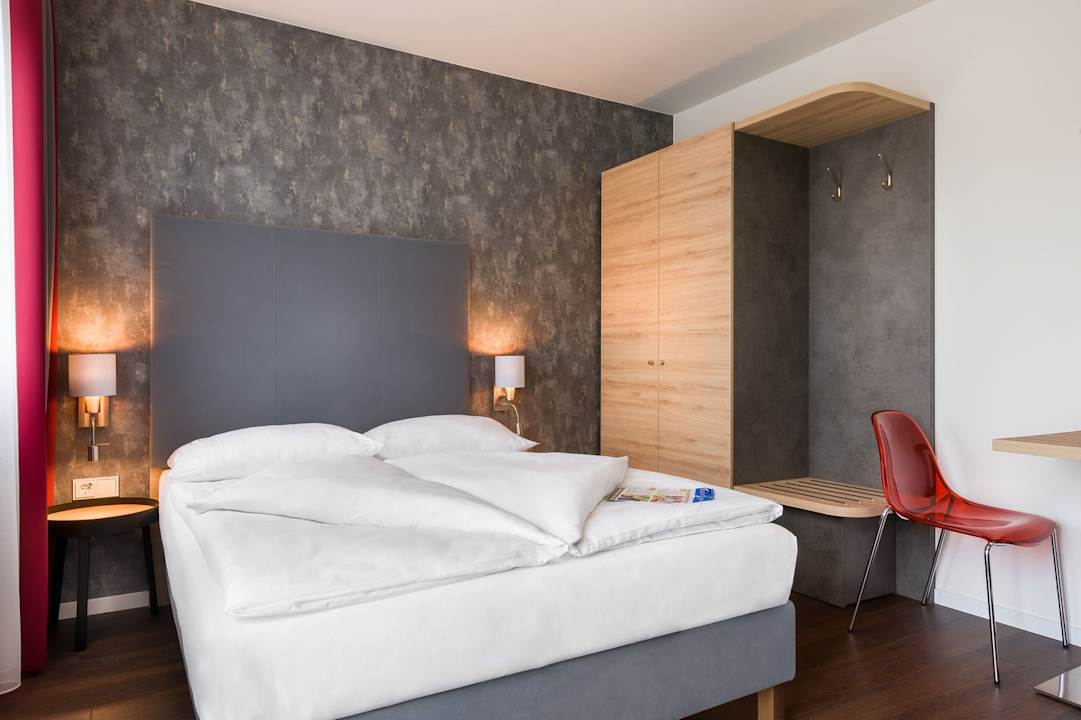 Zimmer Signature East Hotel Apartment