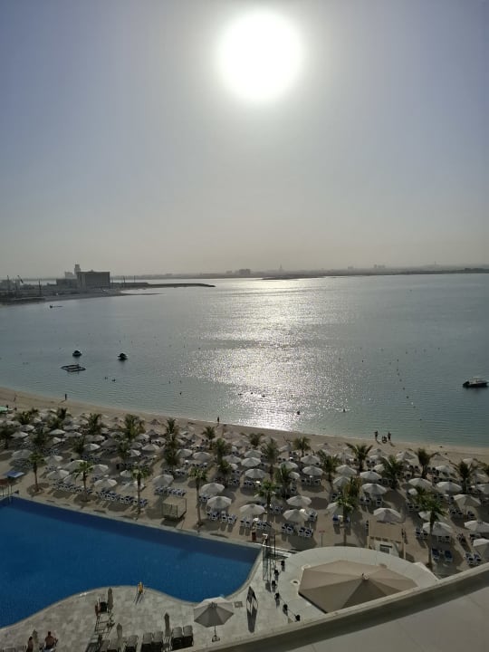 Strand Hampton by Hilton Marjan Island