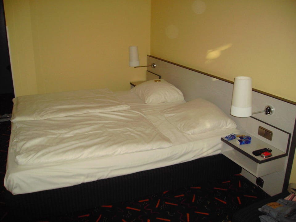 Doppelbett H+ Hotel Köln Brühl