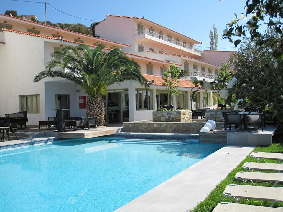 Poolanlage mit Hotel Hotel Sandy Bay