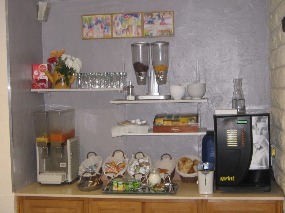 Buffet varié et à volonté Hotel Atoll