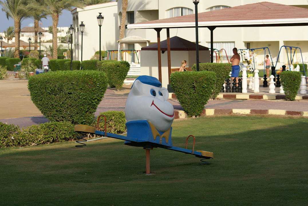 Teil der Gartenanlage Pickalbatros Dana Beach Resort - Hurghada