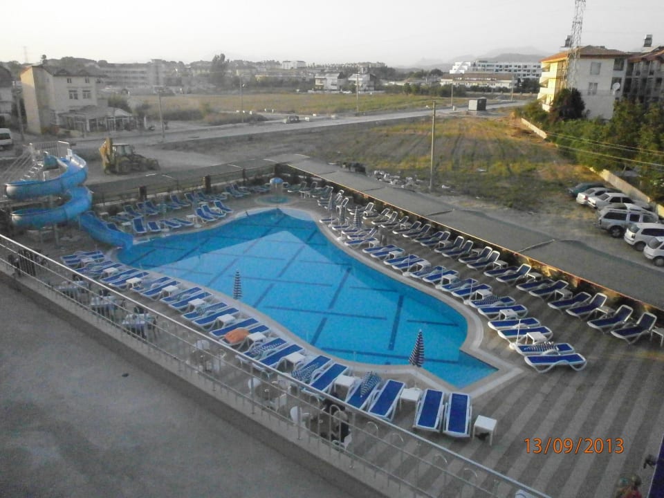 Schöner kleiner pool Side West Park Hotel