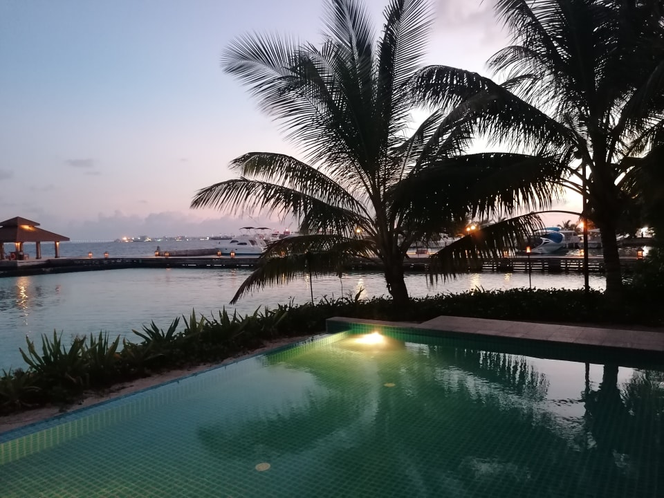Außenansicht Kurumba Maldives