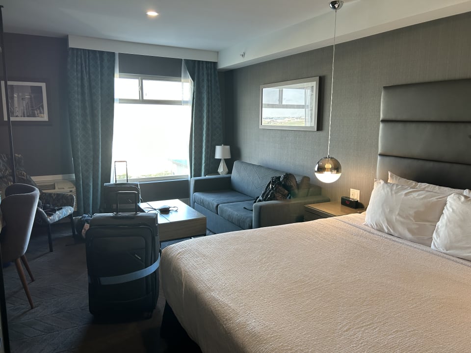 Zimmer Sandman Hotel Calgary Airport
