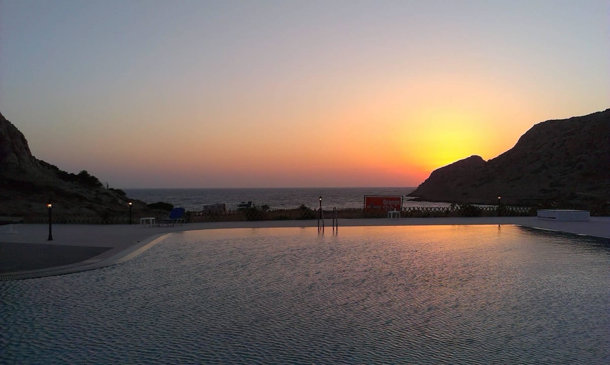 Piscina vista mare  Royal Beach Hotel