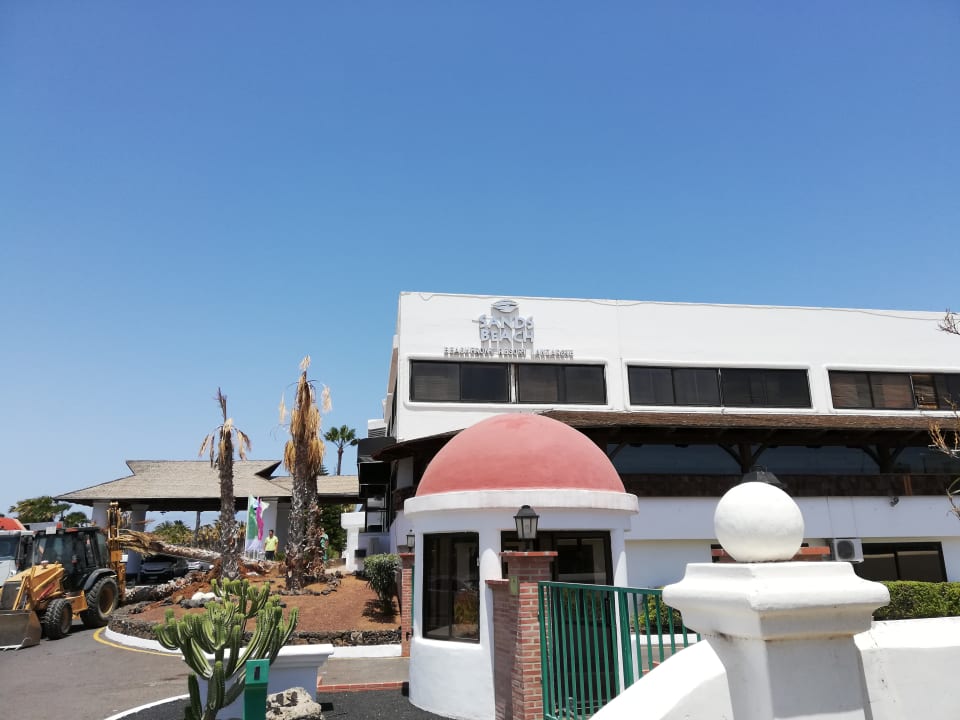 Außenansicht Hotel Sands Beach Resort