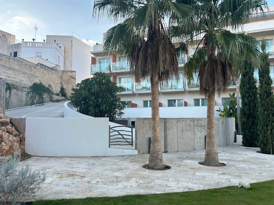 Außenansicht Hotel Catalonia Mirador des Port