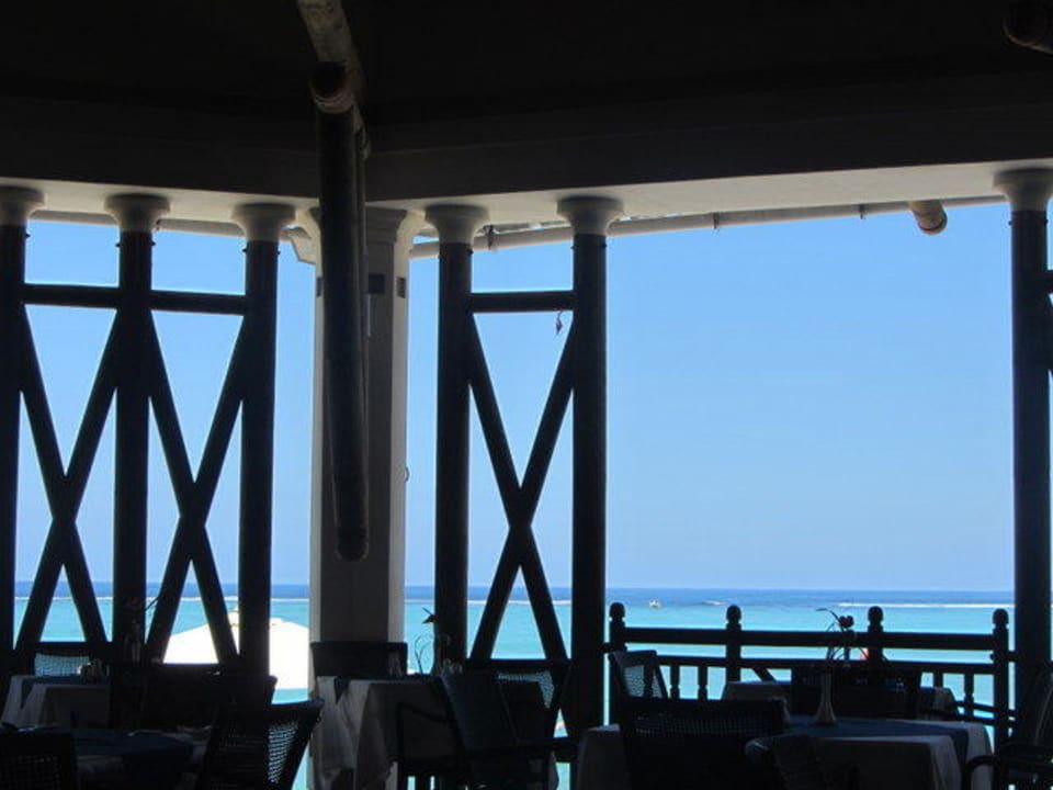 Frühstück mit Bilck aufs Meer Pearle Beach Resort & Spa