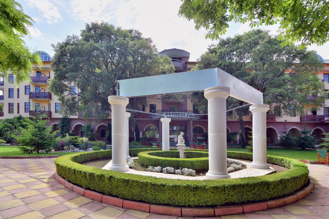 Gartenanlage Hotel Estreya Palace & Residence