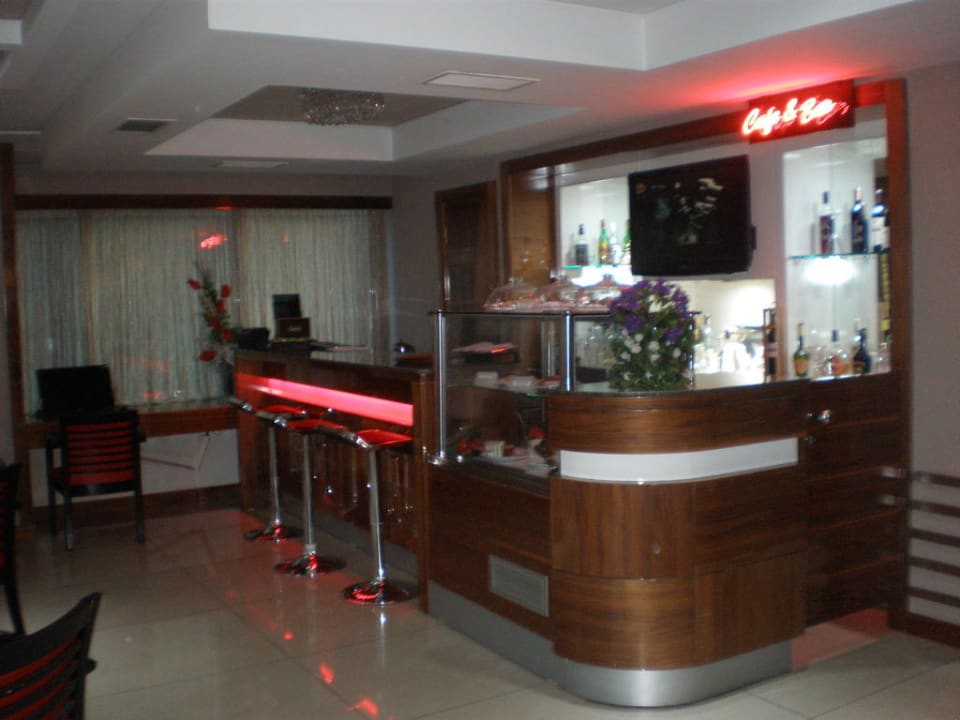 Die gemütliche Bar Istanbul Golden City Hotel