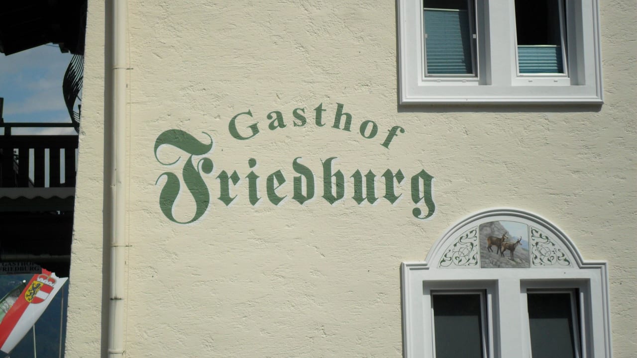 Die Burg mit super Küche Gasthof & Landhaus Friedburg