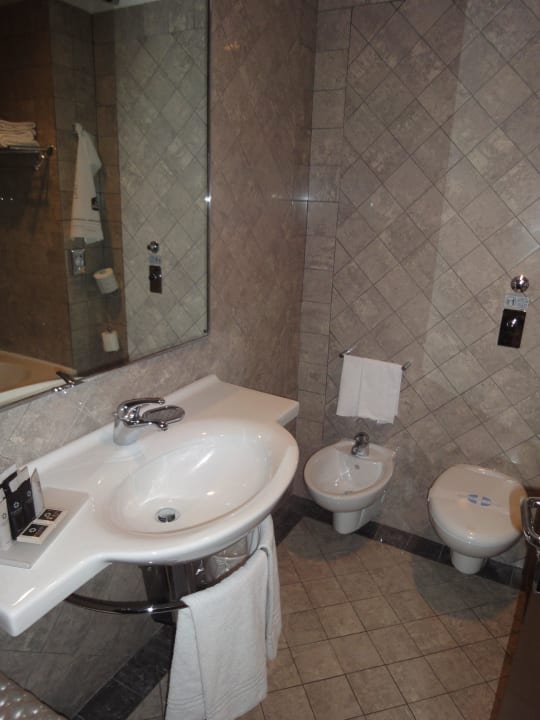 Badezimmer/WC Best Western Hotel City