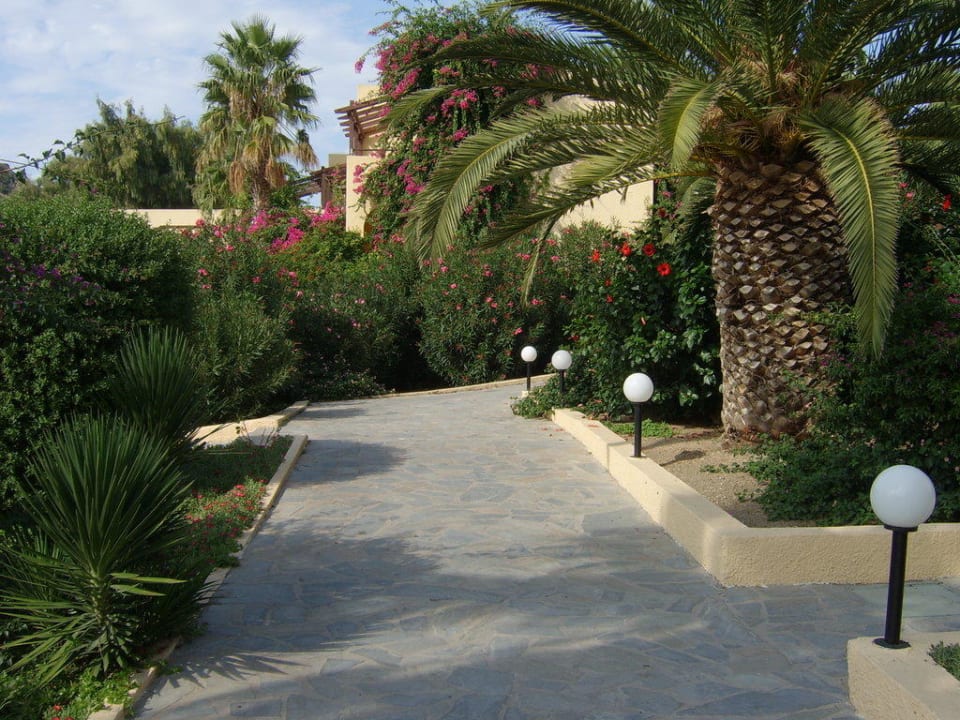 Gehwege und mehr Porto Bello Beach