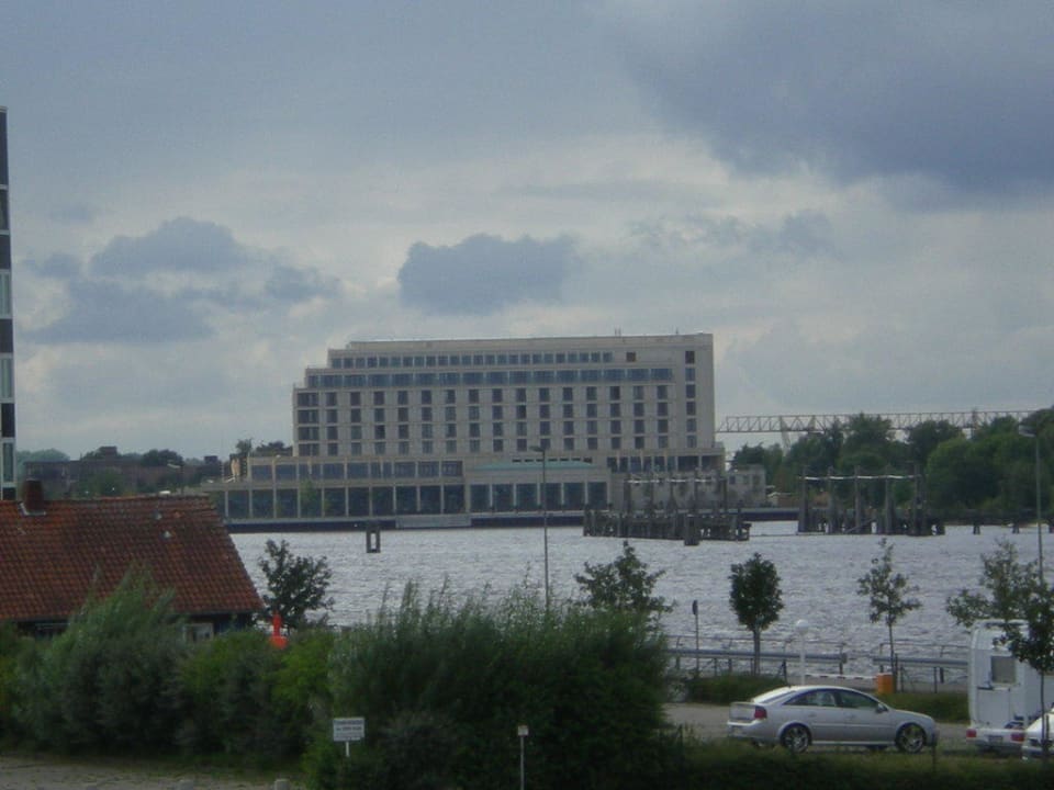Von weiter weg ATLANTIC Hotel Wilhelmshaven
