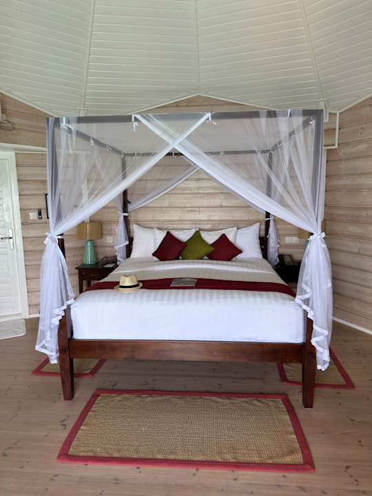 Zimmer Kuredu Island Resort & Spa