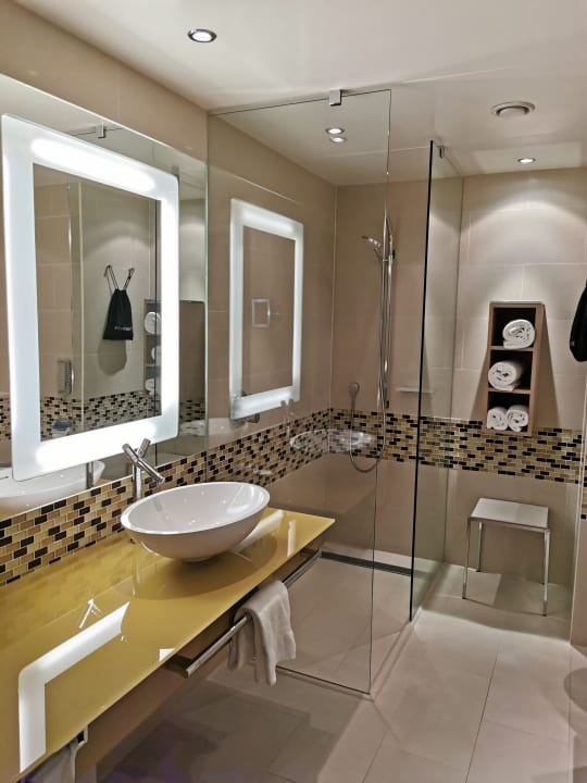 Zimmer Hilton Frankfurt Airport