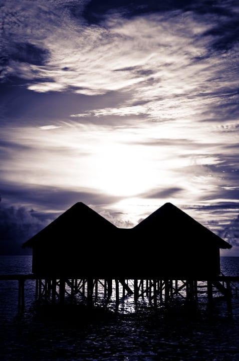 Sunrise Mirihi Island Resort