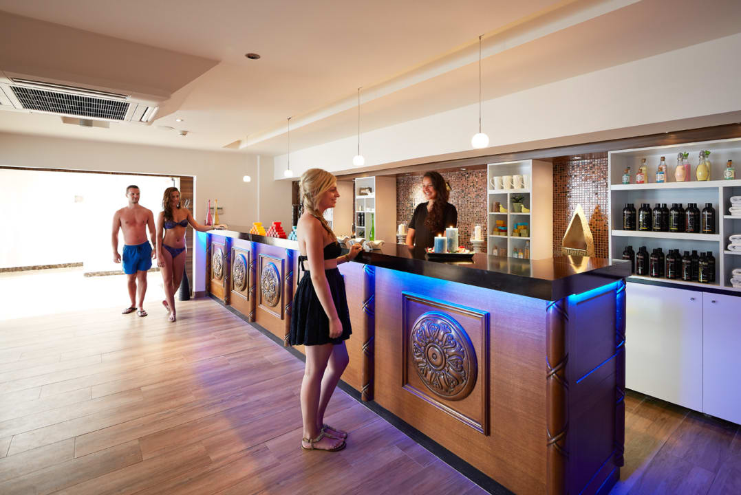 Gastro Emre Beach & Emre Hotel