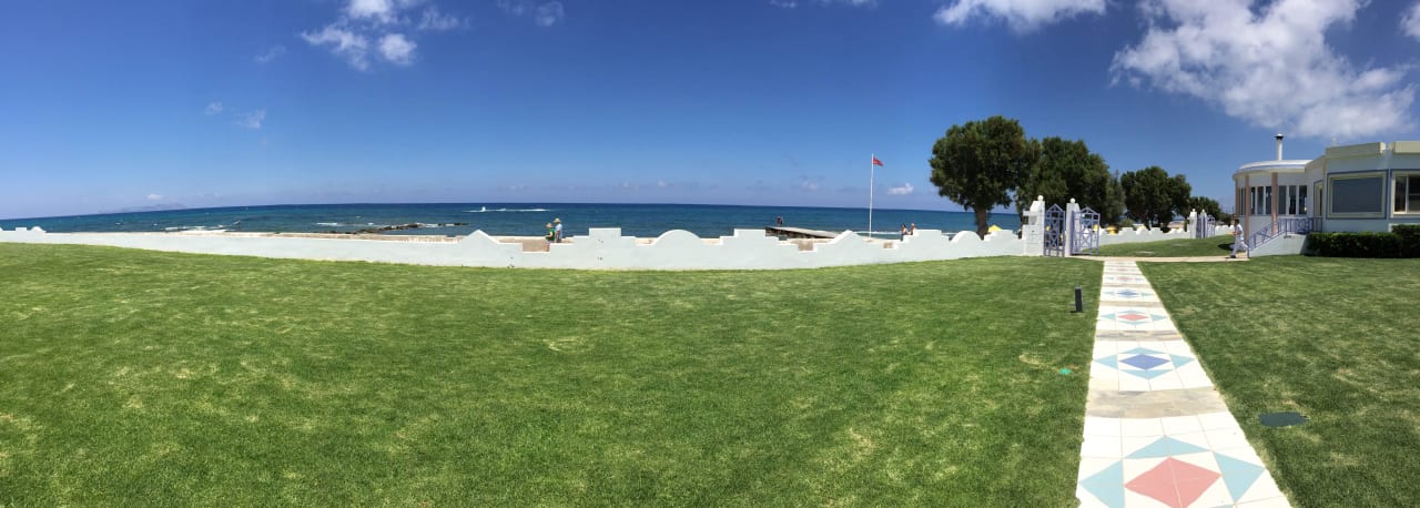 Garten Richtung Meer Hotel Serita Beach