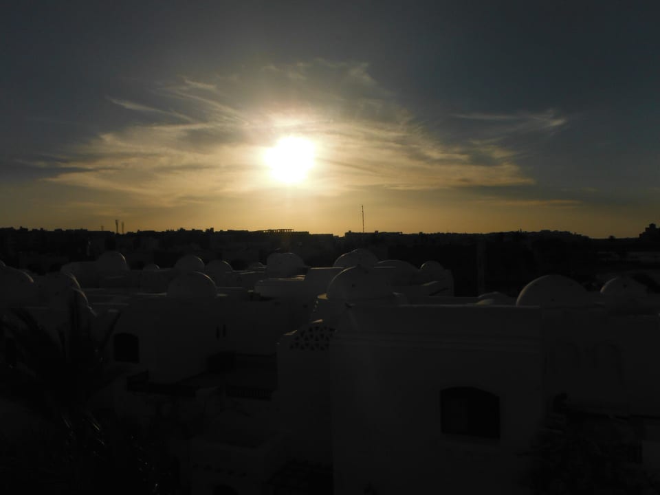 Romantischer Sonnenuntergang  Arabella Azur Resort