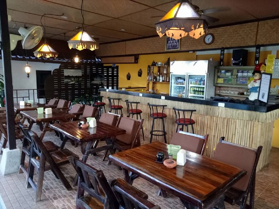 Gastro Bee Nat Garden Resort