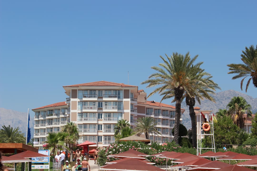 Вид отеля с моря Akka Alinda Hotel