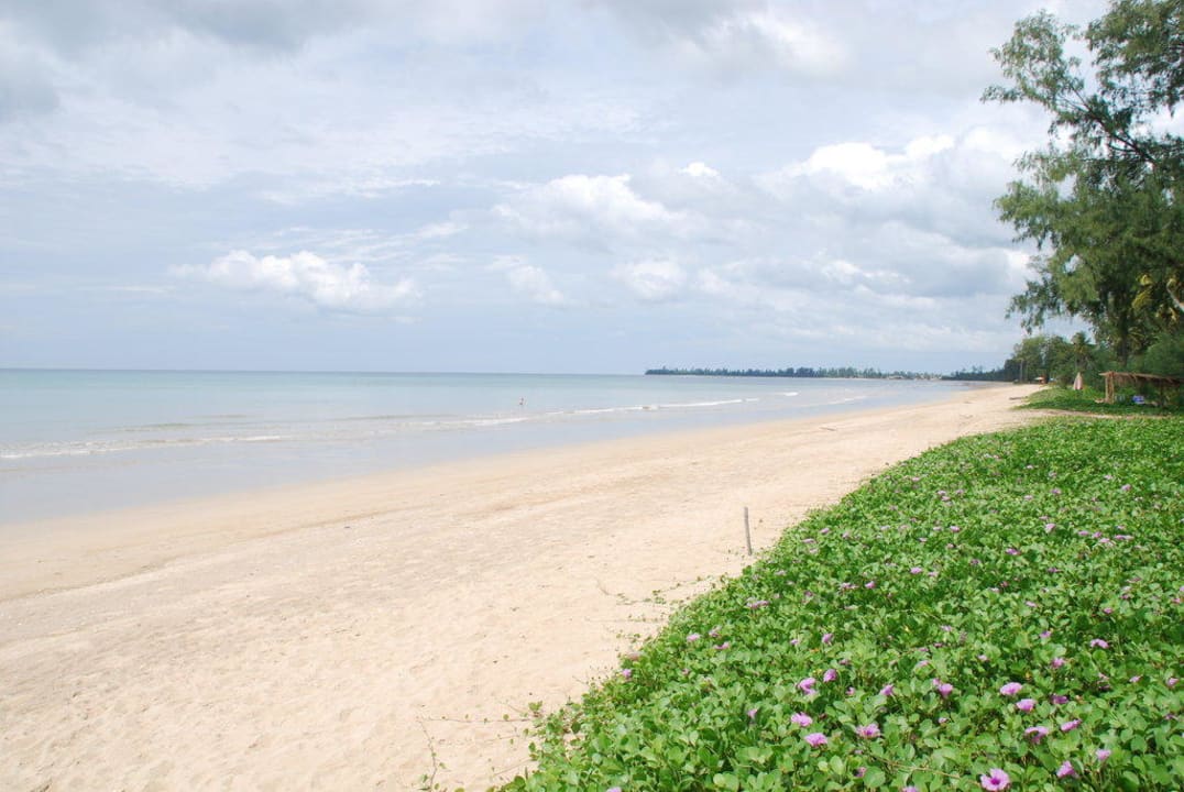 Strand vor dem Hotel The Andamania Beach Resort & Spa