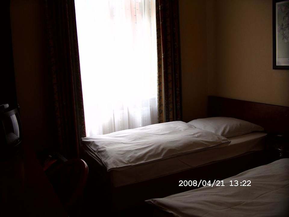 Zimmer Carlton Hotel