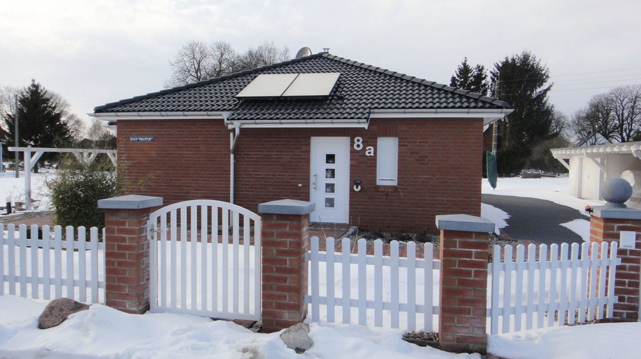 Zugang Haus Frantje verschneit Jan. 2014 Haus Frantje