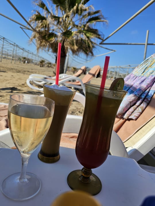 Strand Royal Taj Mahal Hotel