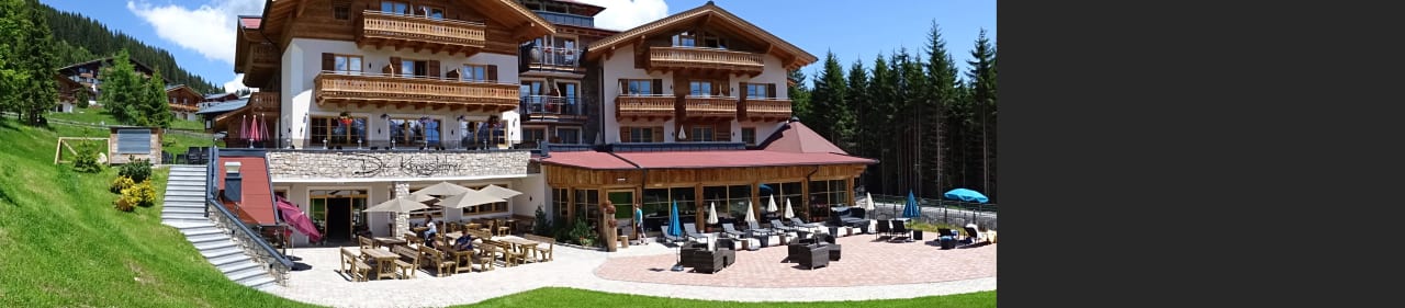 Sicht auf die Terrasse Berghotel Der Königsleitner -Adults Only