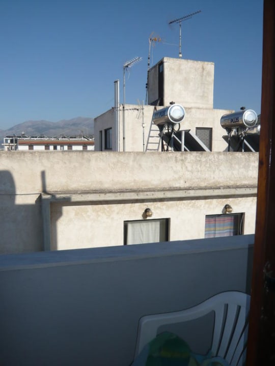 Blick geradeaus Hotel Lovely Holidays