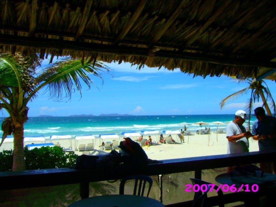 Beachbar mit Blick zum Strand Hotel Flamenco Villas / Beach Club