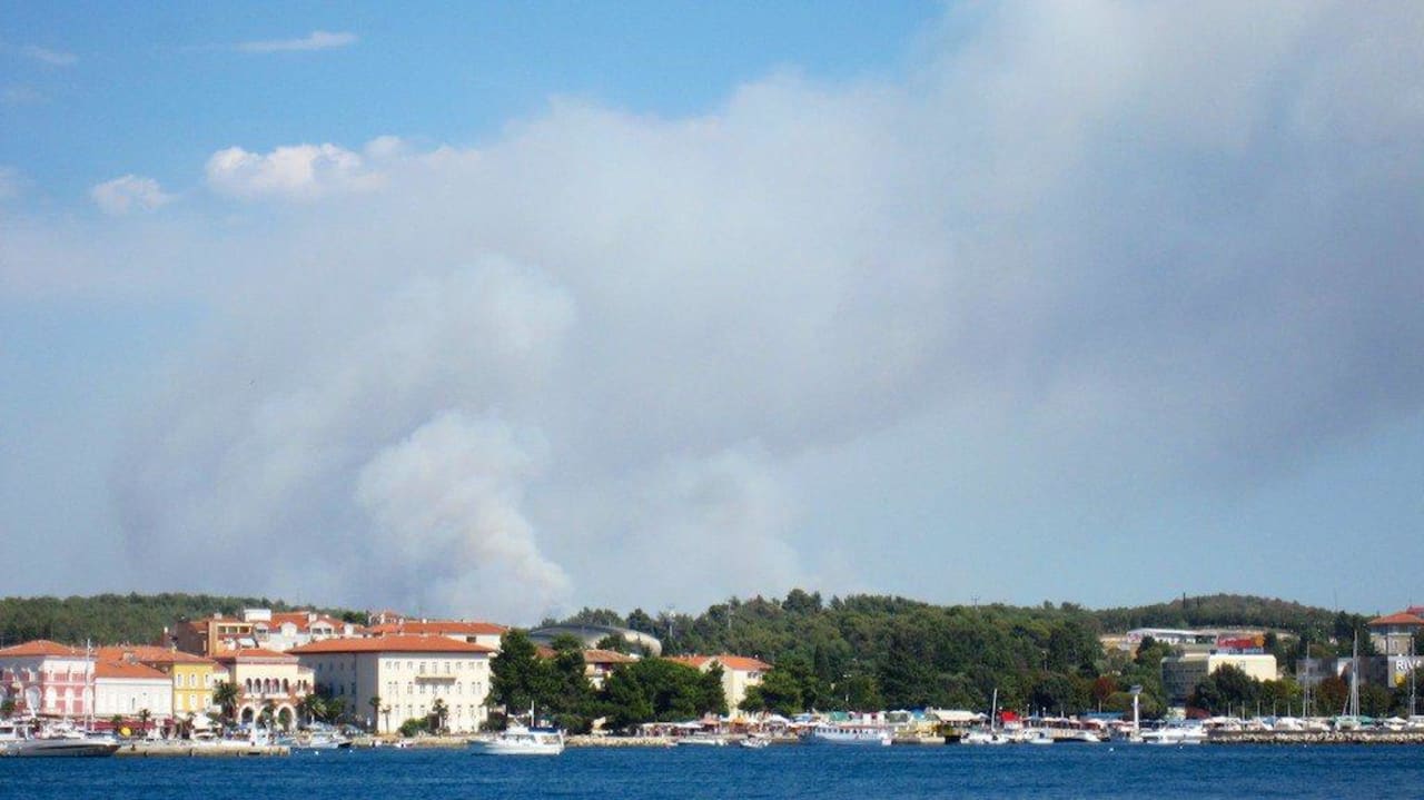 Ein Waldbrand rückt an BO Hotel Palazzo