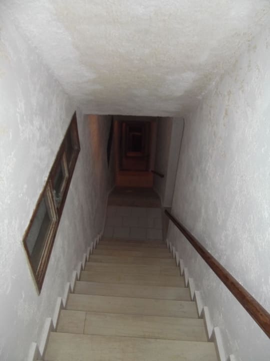 Treppe zum Eingang von unserem Stockwerk Hotel Sunlight