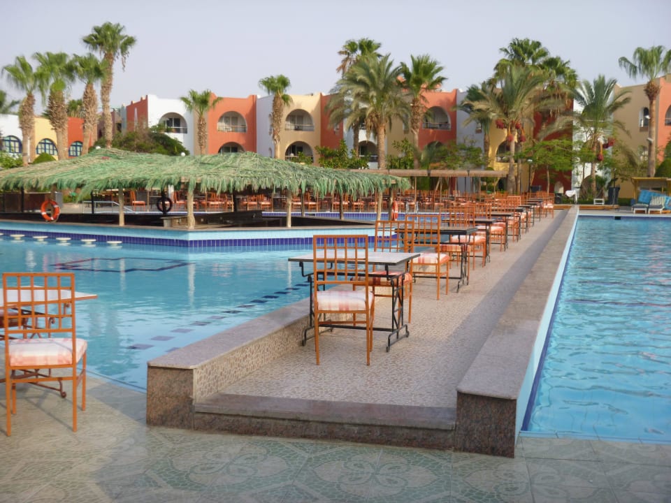 Hier kann man auch am Abend essen Arabia Azur Resort