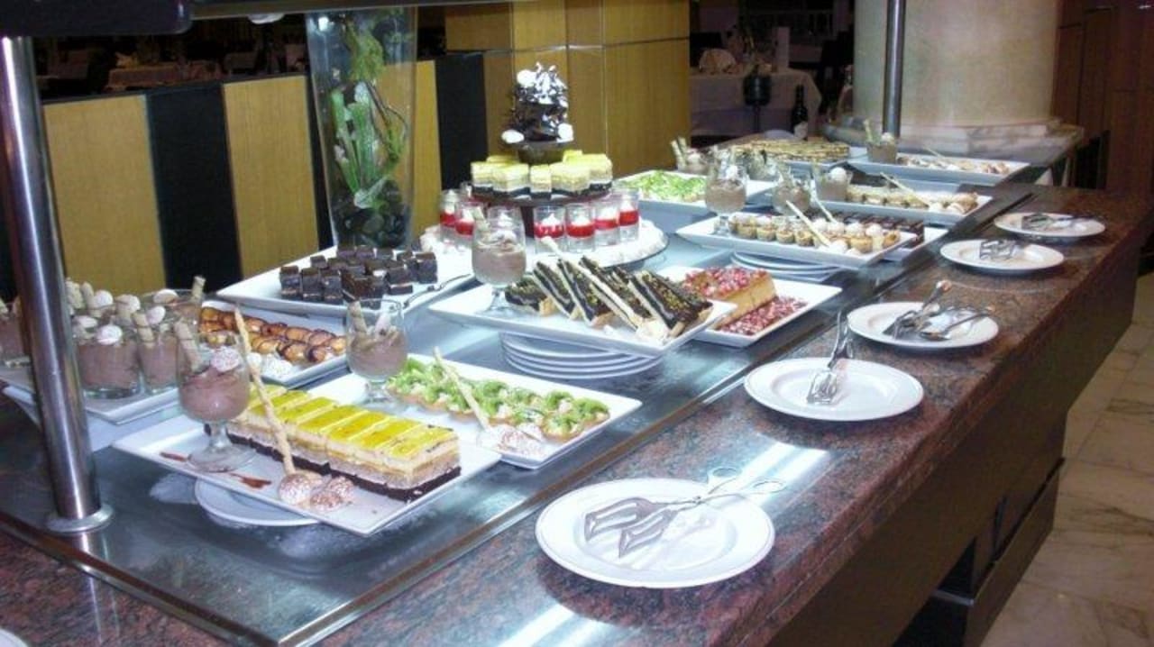 Teil des Dessertbuffets Oceana Hotel & Spa