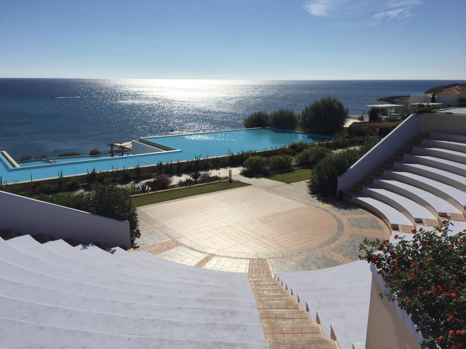 Amphitheater auf d Hotelgelände Atrium Prestige Thalasso Spa Resort & Villas