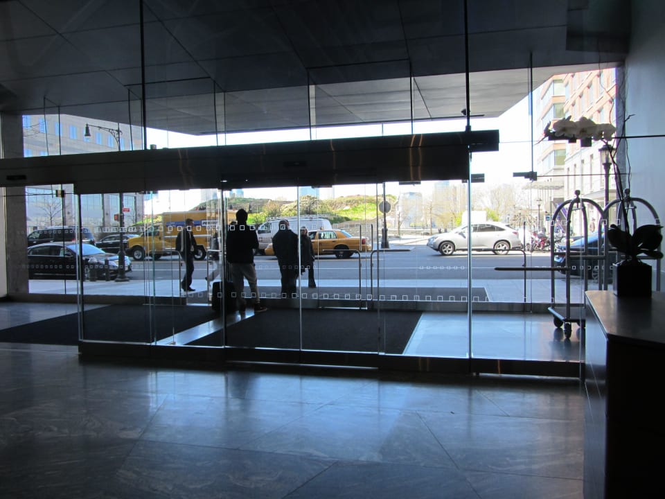 Haupteingang Conrad New York Downtown